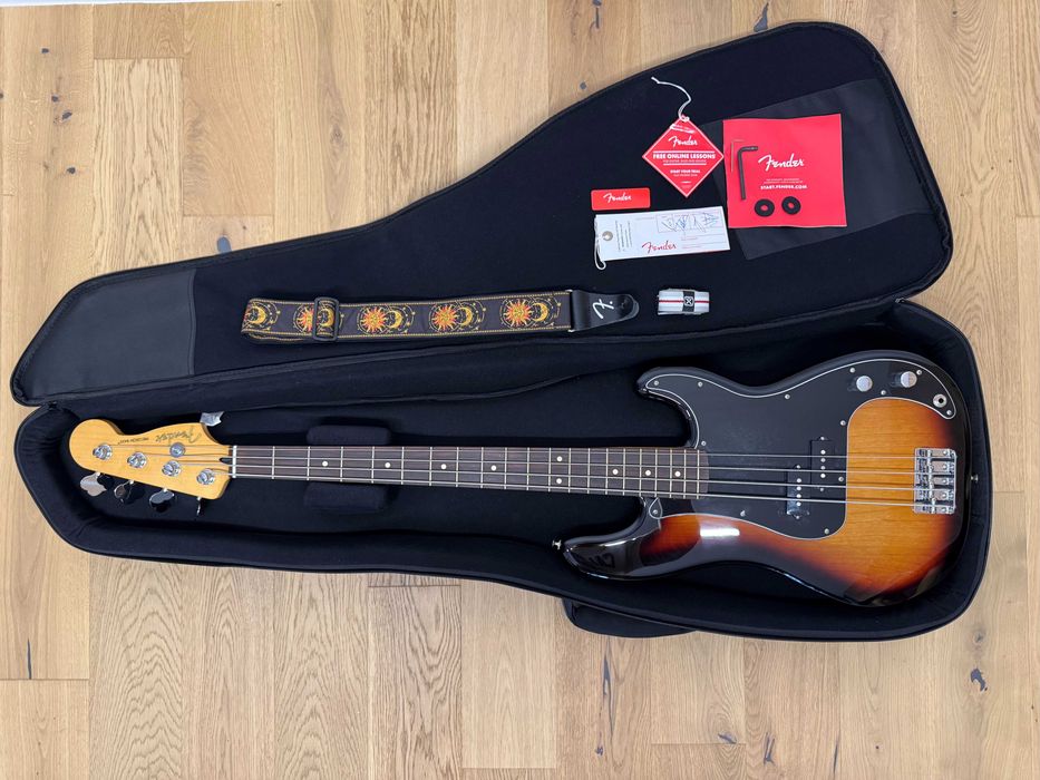 Fender Player II Precision Bass 2025 Sunburst + husă, curea și cablu Fender