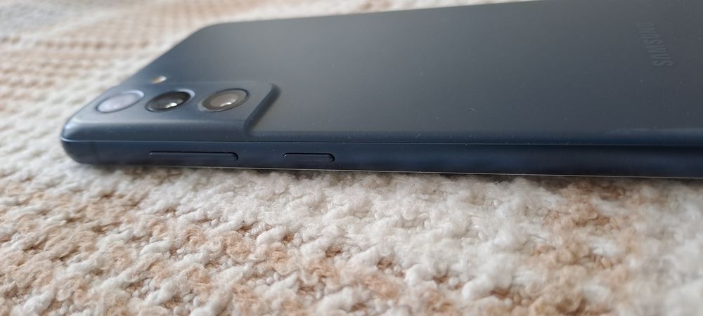 Продается samsung s21 fe 256 гб