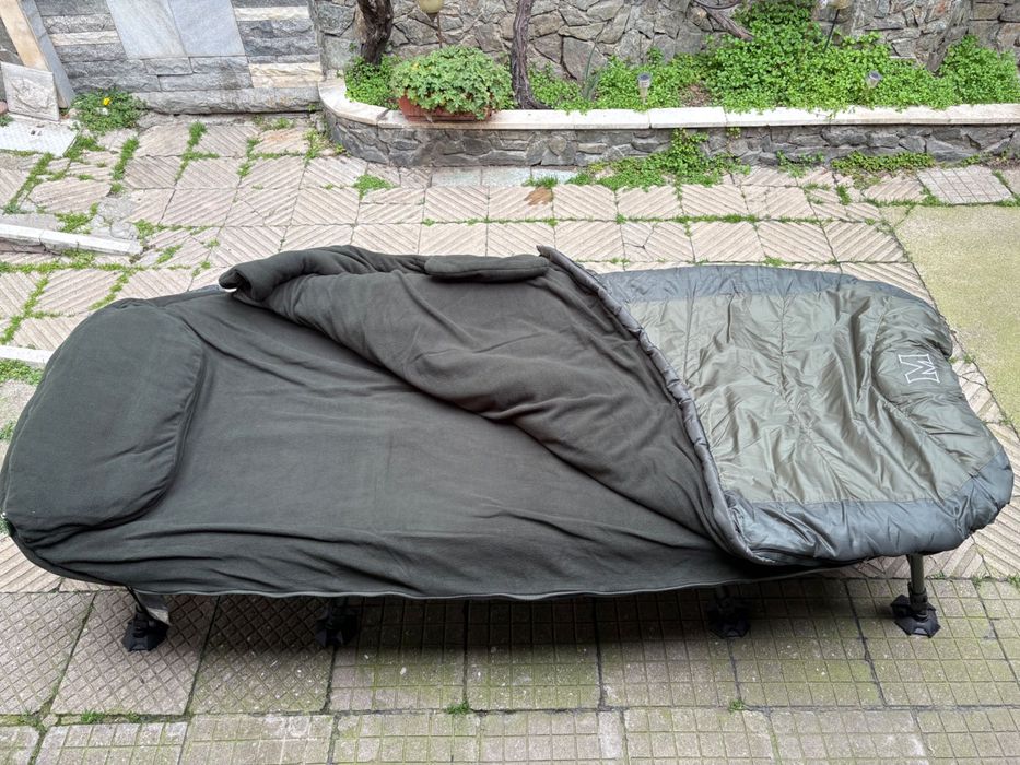 Mivardi Bedchair Comfort XL8 +  Mivardi Sleeping Bag Executive