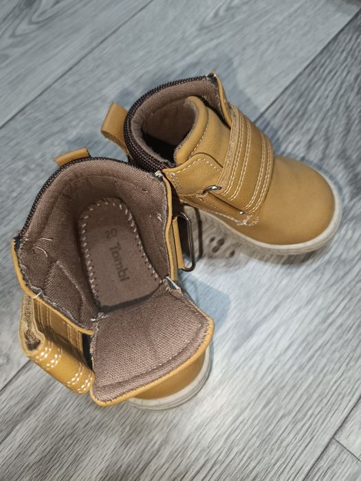 Продам ботинки..