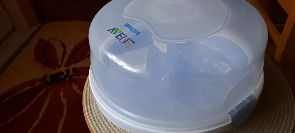 Стерилизатор за шишета и биберони