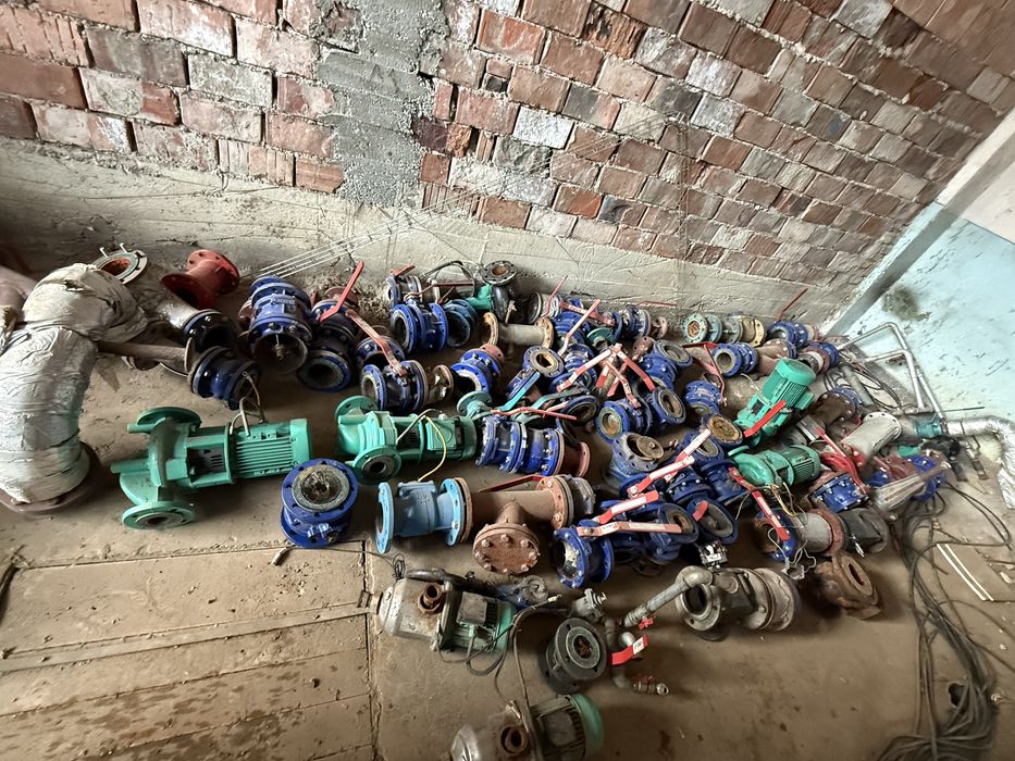 Robinet fonta ,Pompa de circulatie apa , Butoi zincat de 3000 litri