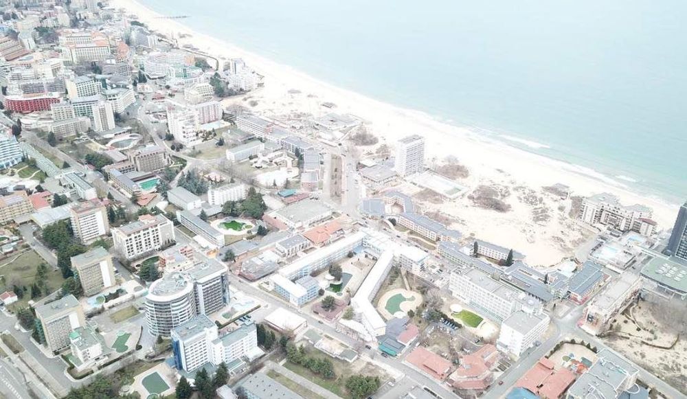 Продава се Парцел в Бургас, Център - 8000 кв.м за 500 €/кв.м - Снимка #2