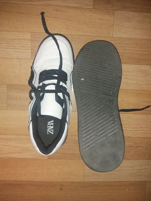 Бели маратонки  Zara