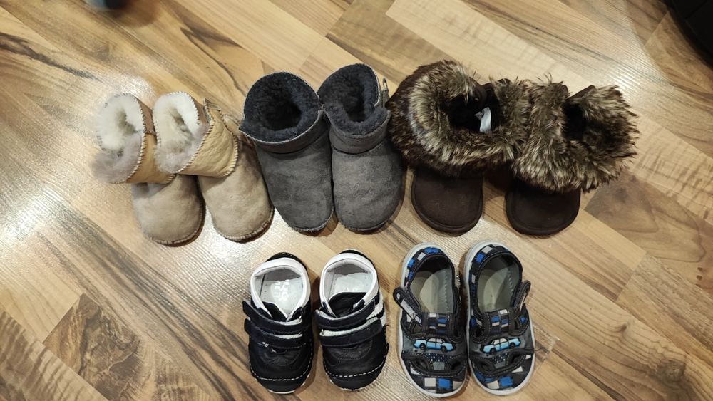 Ботуши UGG, пантофи 20, 21, 23