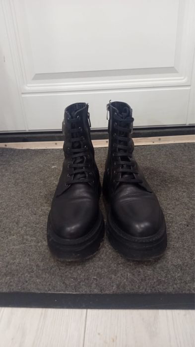 Продам зимние сапоги и ботинки