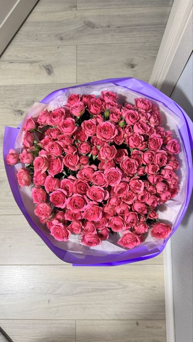 25 кустовых роз свежых