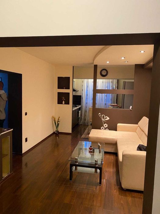 Vand apartament 2 camere