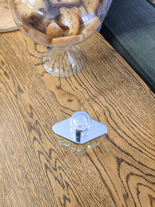 Продам туалетную воду.