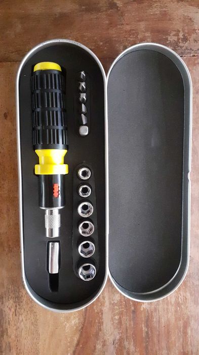 гедоре комплект инструменти в метална кутия, чисто нови качествени