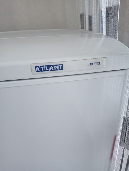 Продам холодильник Атлант