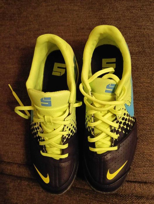 Обувки за футбол на закрито nike elastico