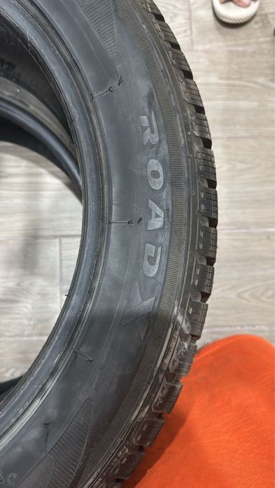 Продам резину 235/55/19