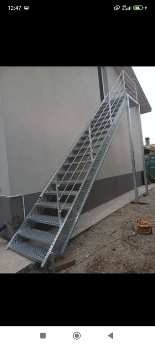 Scări zincate galvanizate