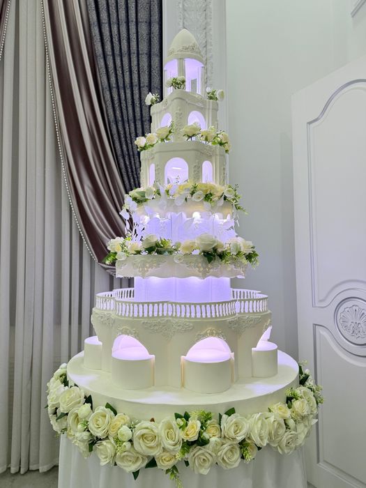 Огромный торт для свадьбы/той (аренда)