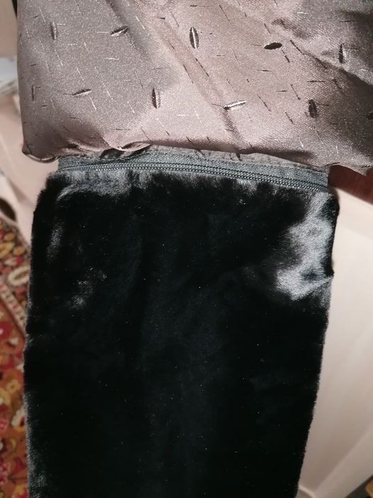 Мутонова чёрная шуба