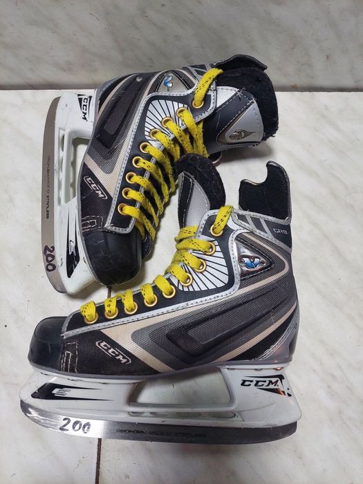 Patine 200 hochei hochey CCM Vector CRB 5 marime 35 ( 22,5 cm)