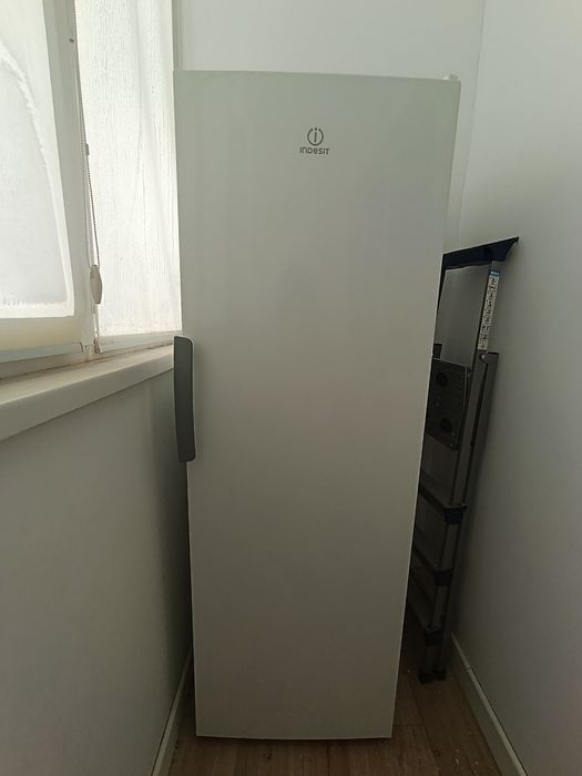 Продам морозильник