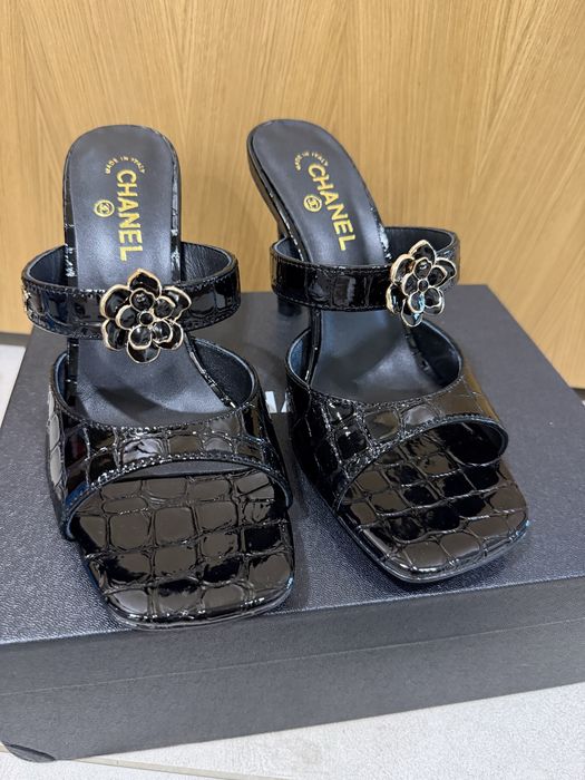 Високи чехли Chanel