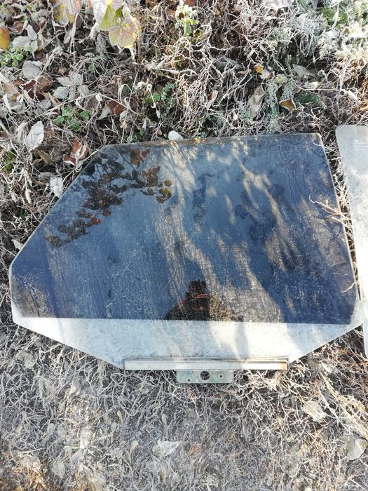 Продам стекла от ваз 099