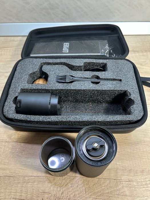 Râșniță cafea Lopder MAXA Travel Kit – electrică + manuală, ca nouă