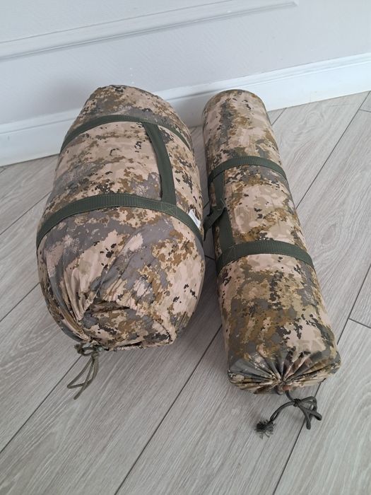 Спальный мешок и коврик военный теплый.