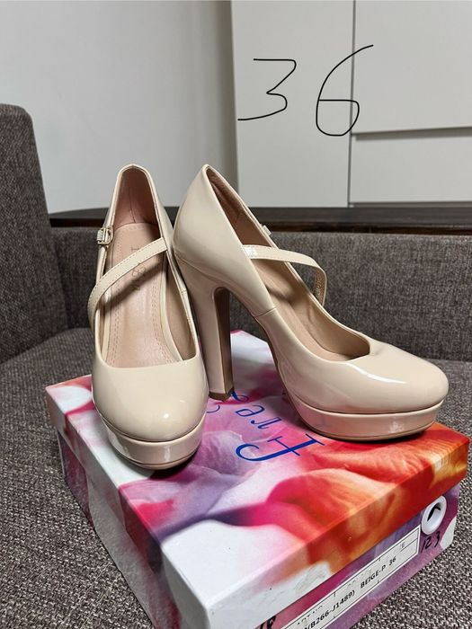 Продается женская обувь