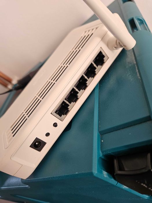 Switch MERCUSYS Router Asus