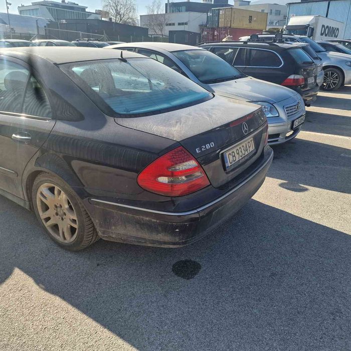 Продавам Мерцедес Е280