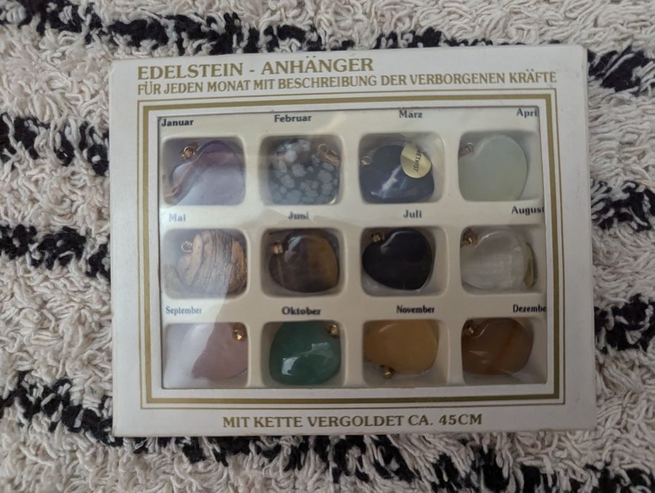 Нова цена! Комплект полускъпоценни камъни за всеки месец.