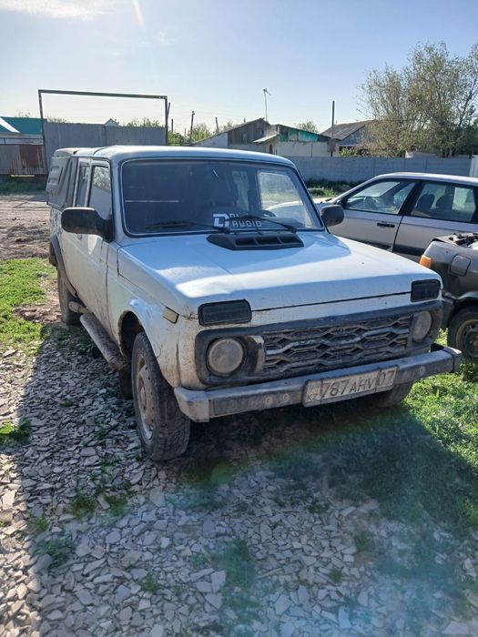 Нива пикап сатылады.