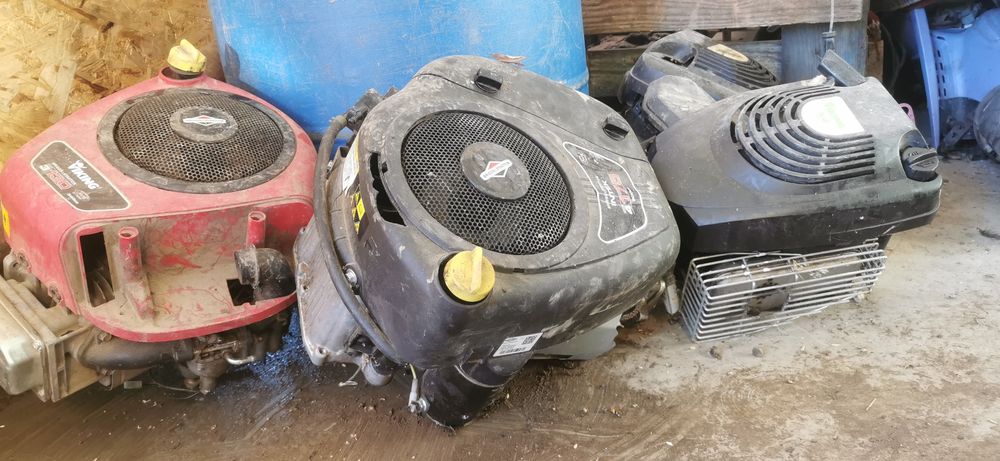 Vând piese/ motor tractorașe de tuns iarba/gazon, cositori