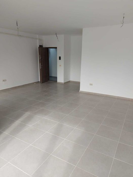 studio modern 44 mp + curte privata 30 mp