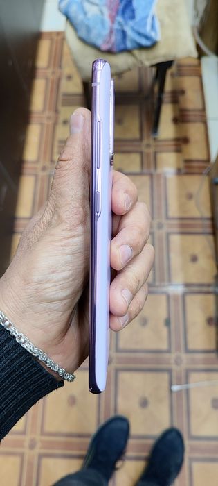 Samsung galaxy s20se. 6/128 орегинал. Ветнам...