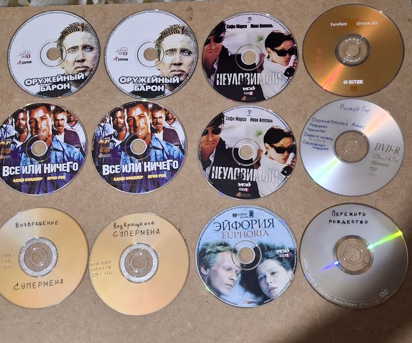 Продам CD диски  с фильмами б/у