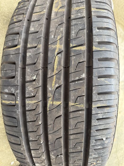 Джанти с гуми 250 евро в много добро састояние и джантите и гумите 18