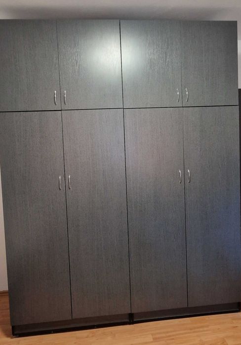 Vand mobila dormitor: sifonier, corpuri de biblioteca, rollbox