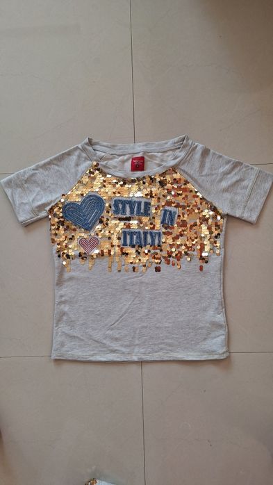 Елегантен пролетен екип от две части украсени с паети и бродерия