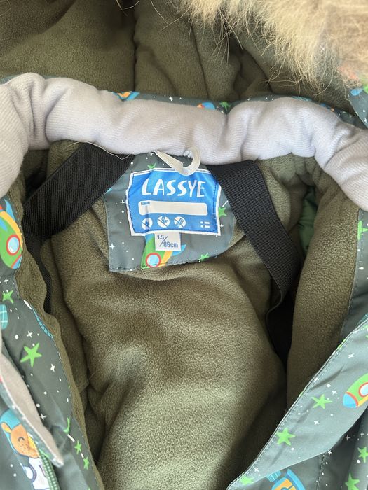 Продам детский комбинезон Лесси