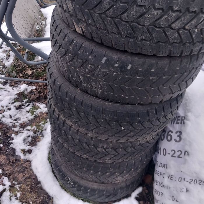 Зимни Гуми за Бус 6 броя в добро състояние