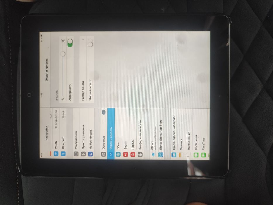 Планшет iPad 2 с кожанным чехлом