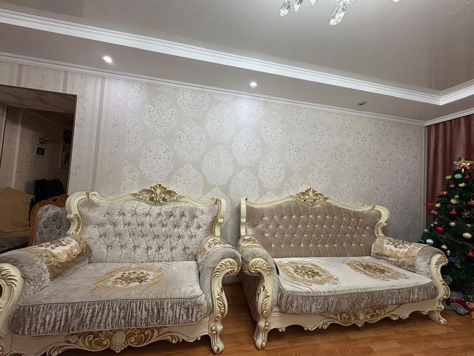 Диван для гостиной комнаты