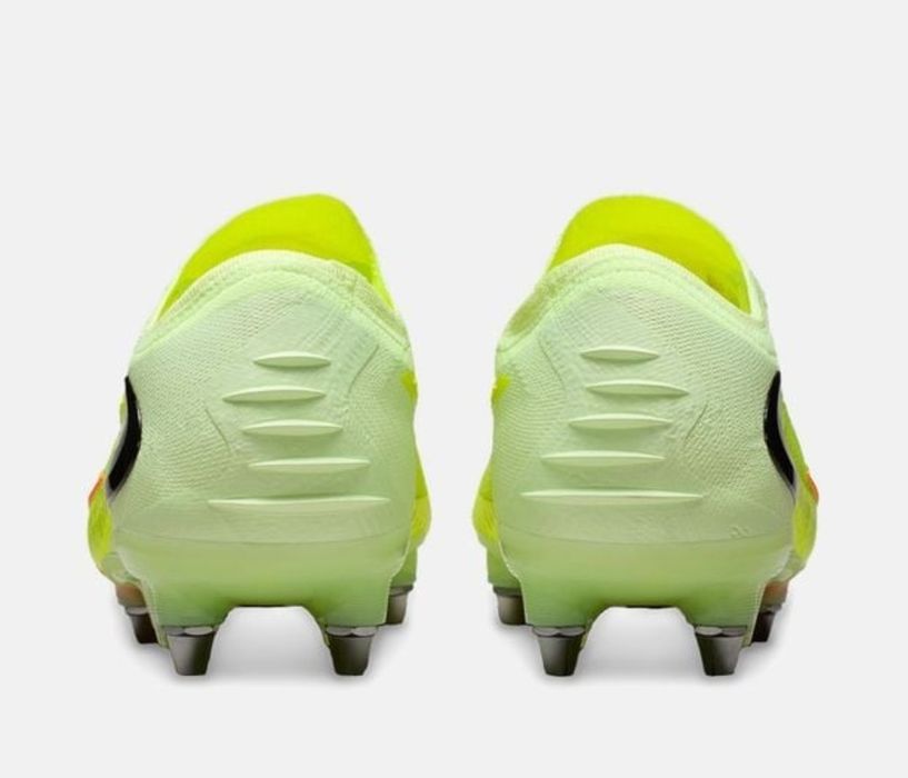 Vand ghete fotbal Nike Phantom Sg 40.5