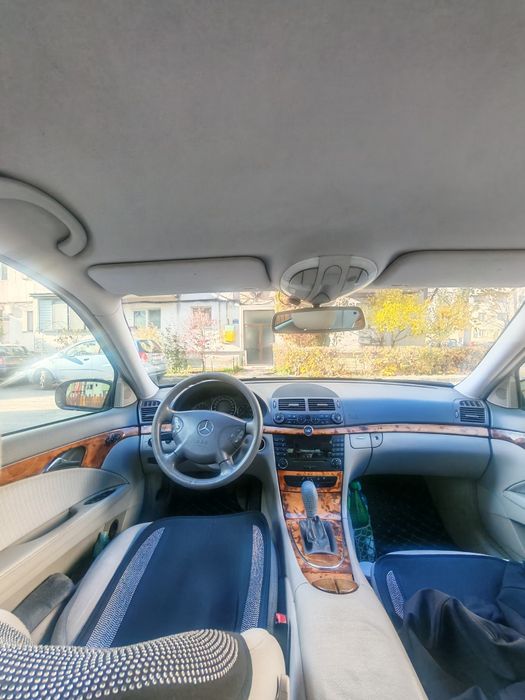 Vând Mercedes E220, an2004 decembrie, stare f bună bine îngrijită
