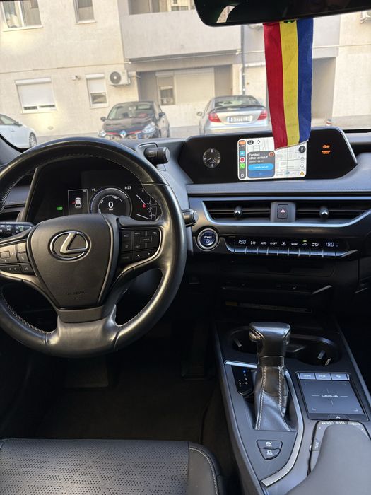 Lexus UX 250 h fabr 2020