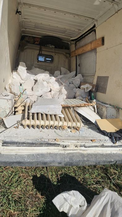 Debarasari moloz, mobilă etc non stop