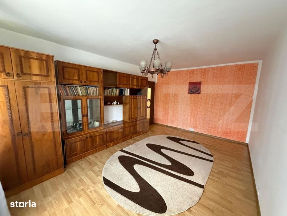 Apartament 3 camere decomandat, etaj 3, Rovine, zona Posta din Rovine