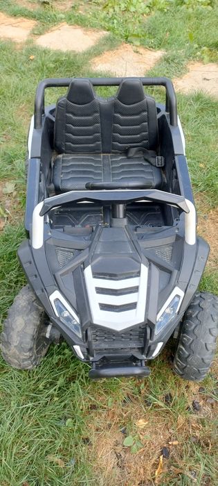Vând Buggy! ideal pentru copii intre 4-8ani!