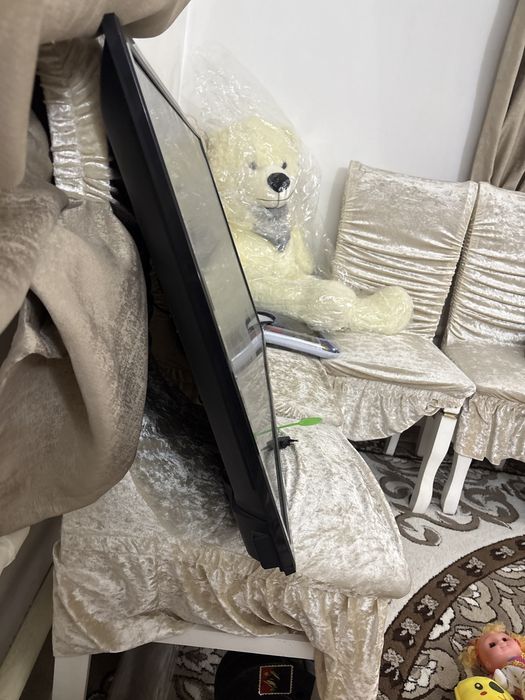 Продается смарт телевизор