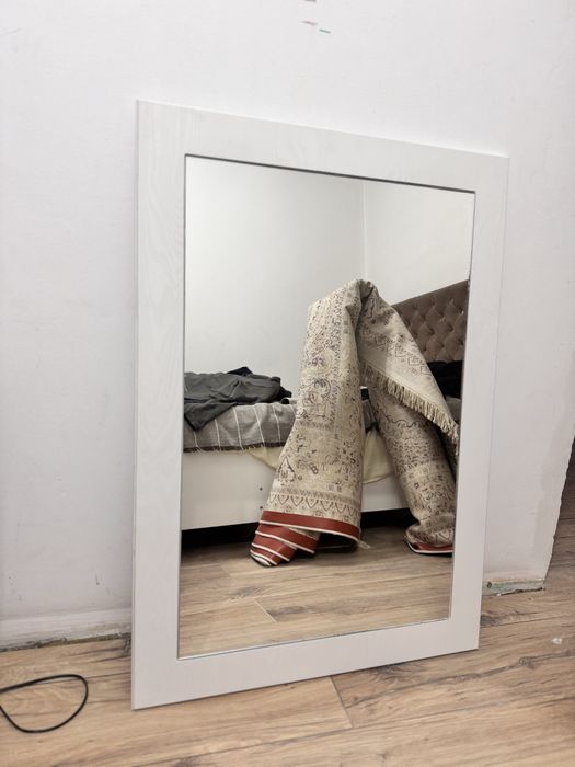 Продам зеркало в МДФ-рамке